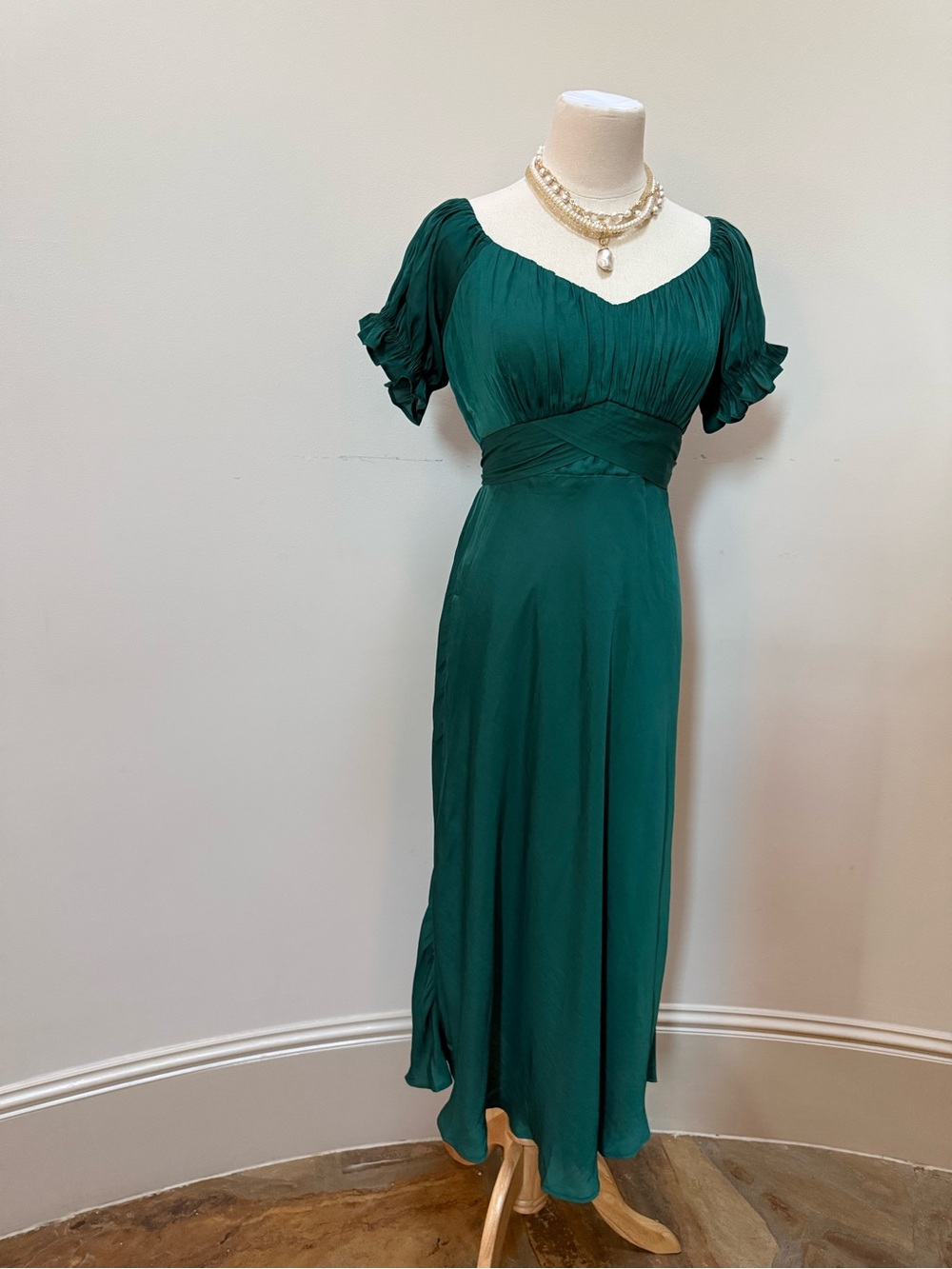 Petal & Pup McKenna Dress Emerald Green Satin NWOT size L